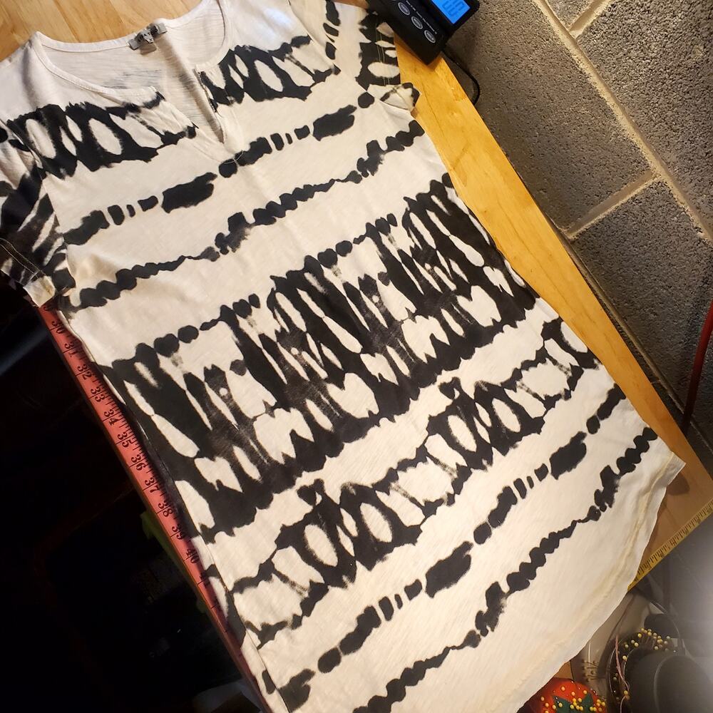 Lisa Todd size medium t-shirt dress jersey knit cotton black and white tie dye